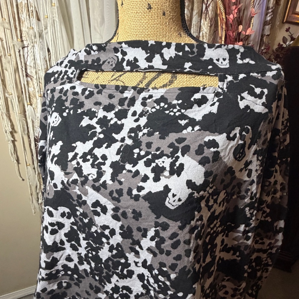 Torrid Black and Gray Skull Print Top